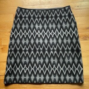 4 for $20 special 
INC Fully Lined Gray/Black Pattern Skirt in Size 8